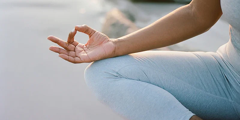 yoga-hand